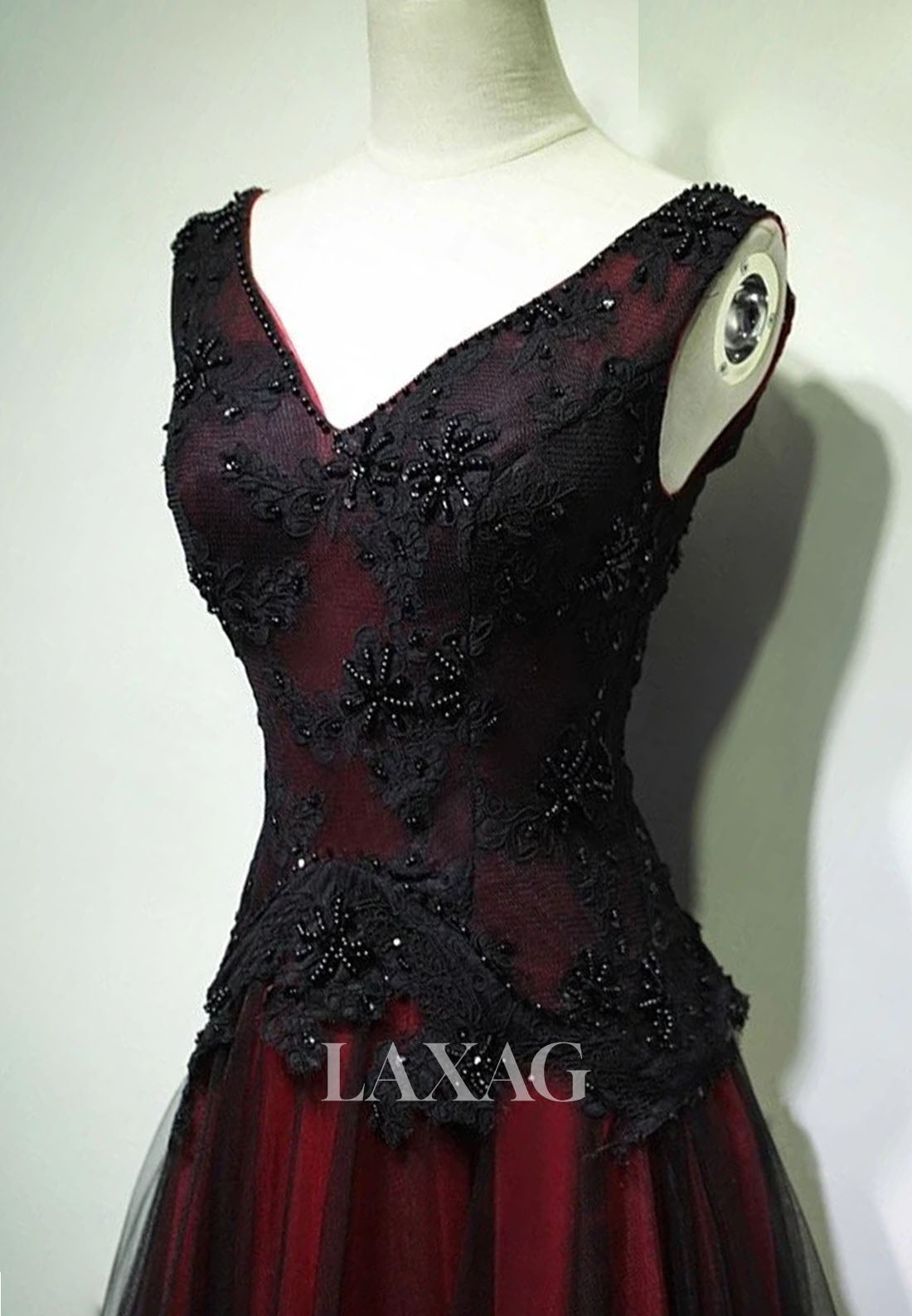 V-Neck Sleeveless Applique Pleated Tulle Formal Gowns Off-Shoulder Beaded Sequined A-Line Wedding Dress