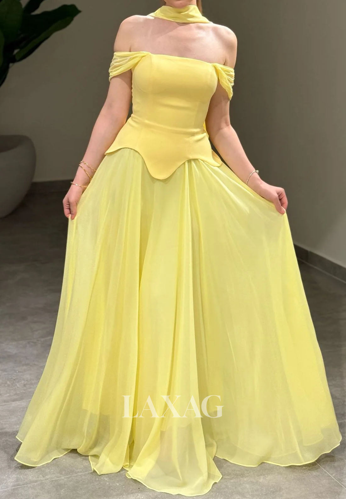 Bateau-Neck Pleated Chiffon A-Line Evening Dress Off-Shoulder Floor-Length Formal Gowns