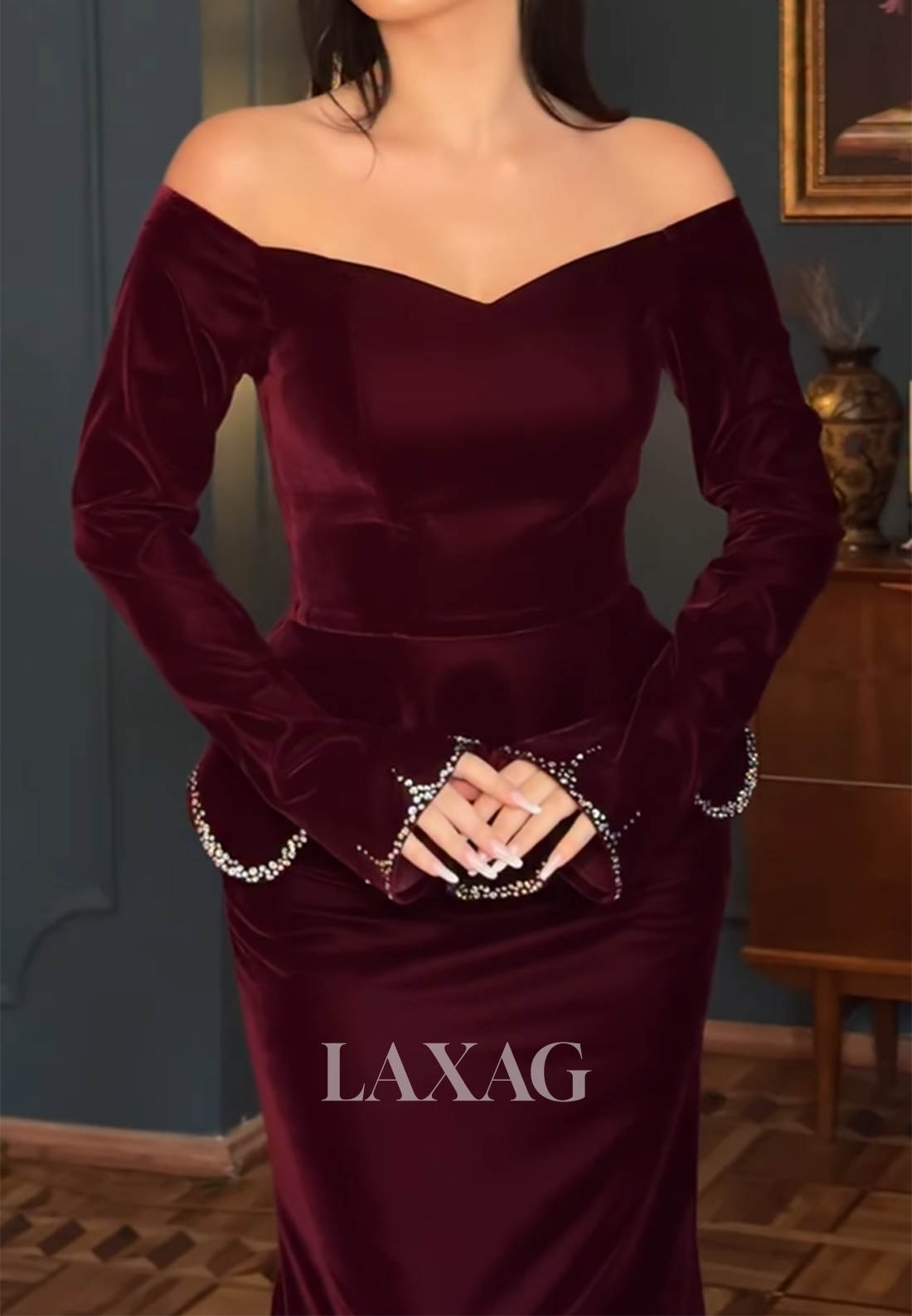 V-Neck Long-Sleeves Meramid Evening Dress Off-Shoulder Beaded Satin Floor-Length Formal Gowns