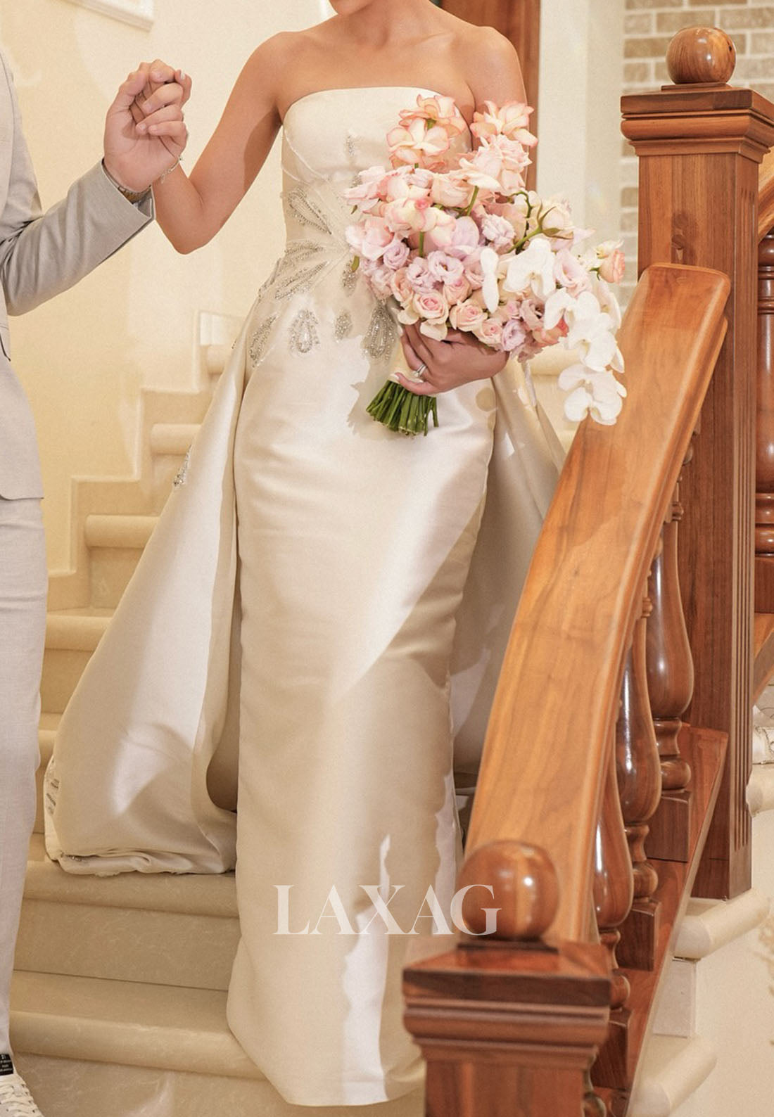 Tube Top Off-Shoulder Sleeveless Bride Gowns Sequined Beaded Mermaid Wedding Dress with Train