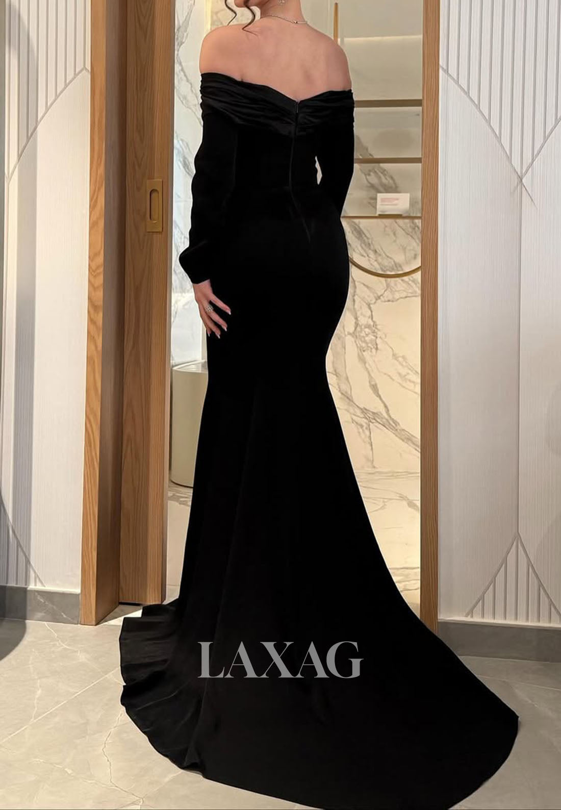 Sweetheart Long-Sleeves Pleated Satin Formal Gowns Off-Shoulder Sweep Train Mermaid Evening Dress