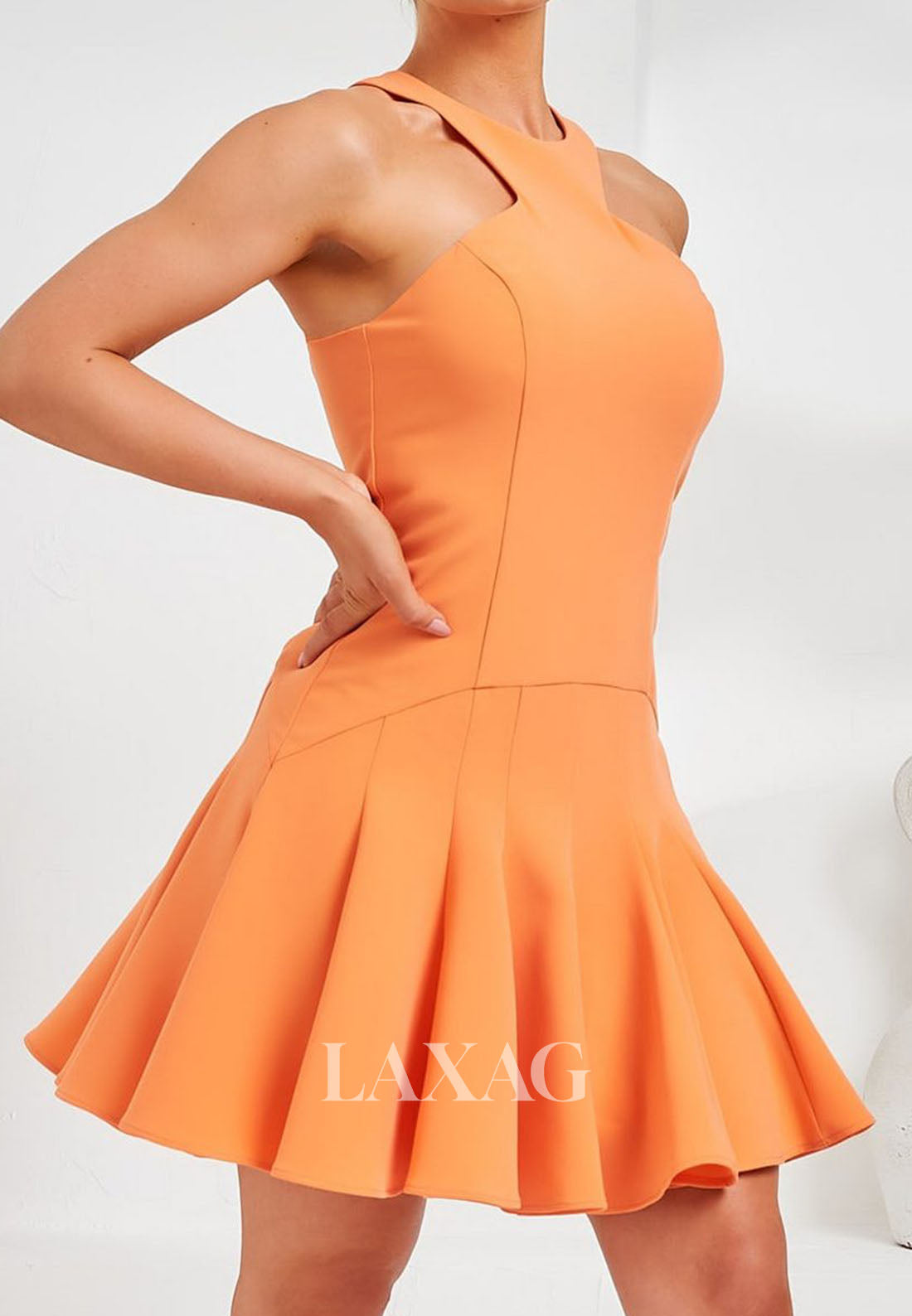 Halter-Neck Off-Shoulder Sleeveless Pleated Satin A-Line Party Homecoming Dress