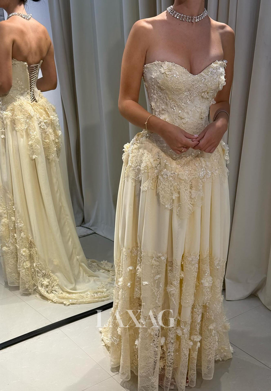 Sweetheart Off-Shoulder Satin A-Line Prom Dress Sleeveless Sequined Lace Applique Party Gowns