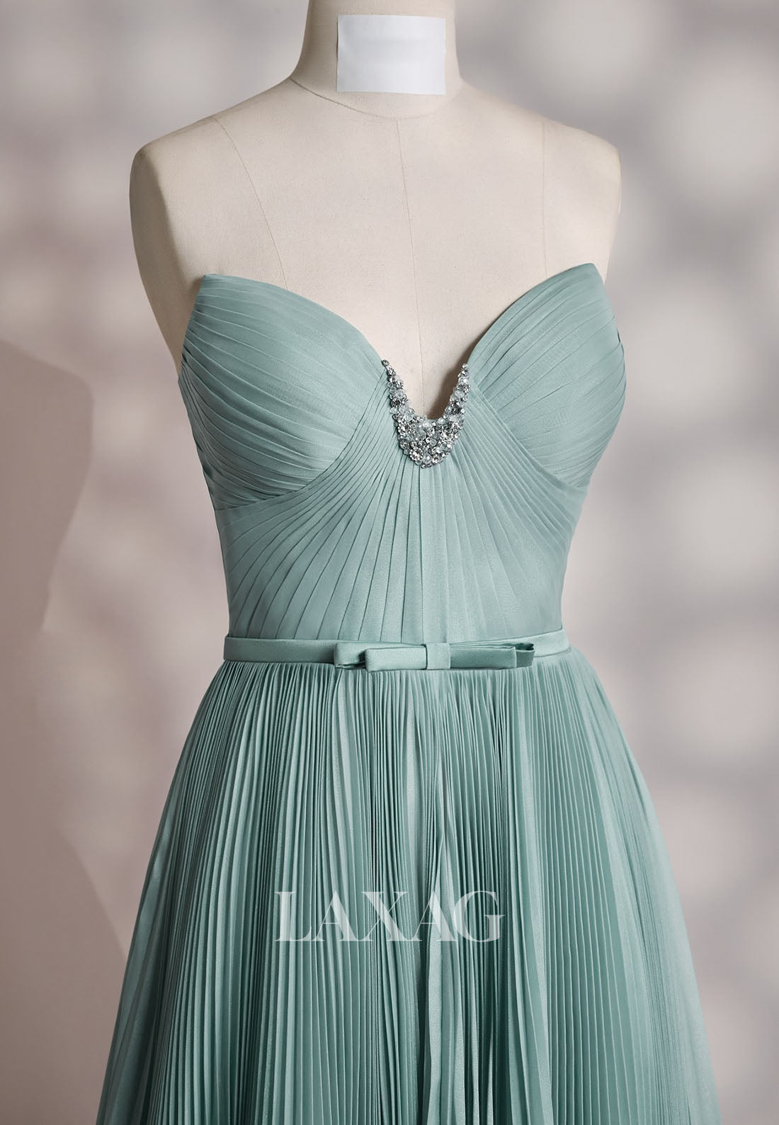 Off-Shoulder Sleeveless A-Line Evening Dress Sweetheart Beaded Pleated Chiffon Formal Gowns