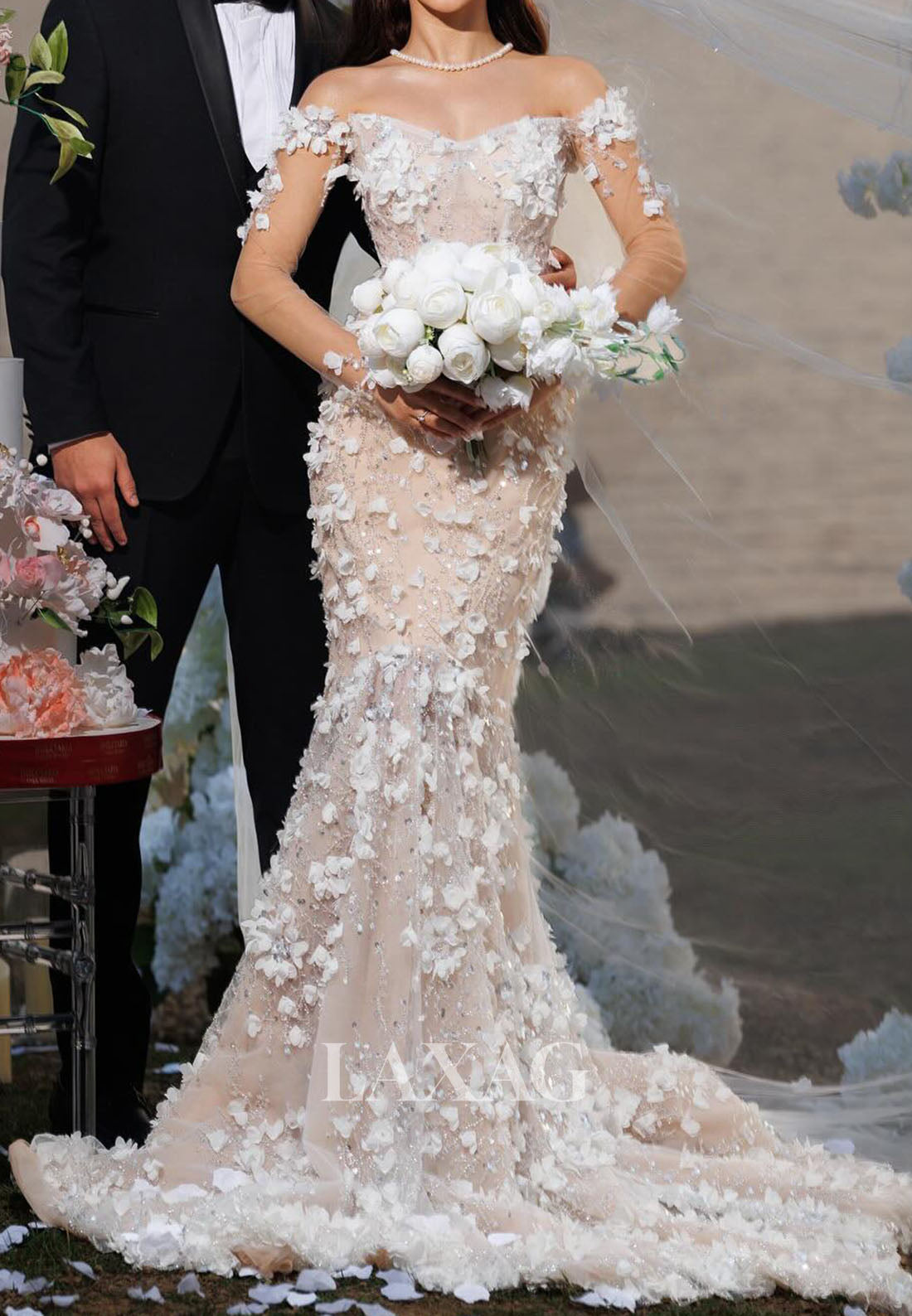 Sweetheart Long-Sleeves Bride Gowns Beaded Sequined Floral Embellished Mermaid Wedding Dress