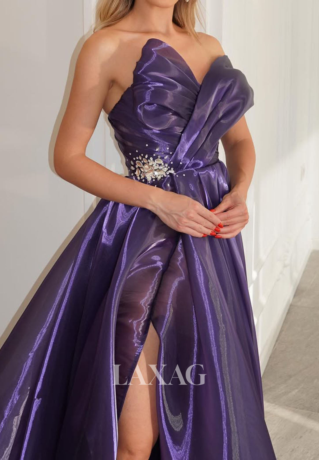 V-Neck Sleeveless A-Line Prom Dress Off-Shoulder Beaded Pleated Chiffon Party Gowns with High Slit