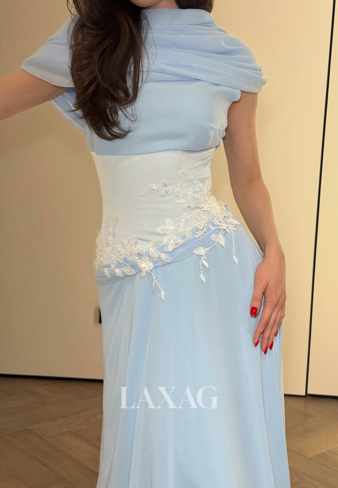 Scoop-Neck Sleeveless Sequined Applique Chiffon Pleated Fitted Evening Dress