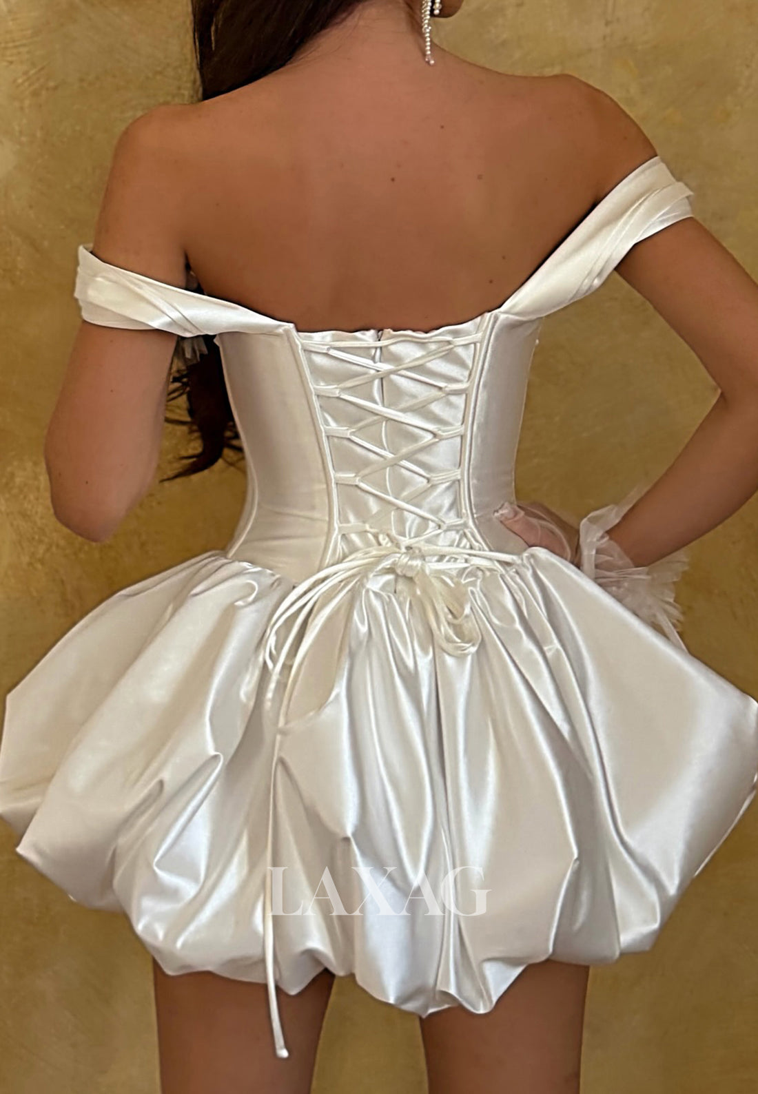 Sweetheart Off-Shoulder Sleeveless Satin Pleated Short Beach A-Line Wedding Dress