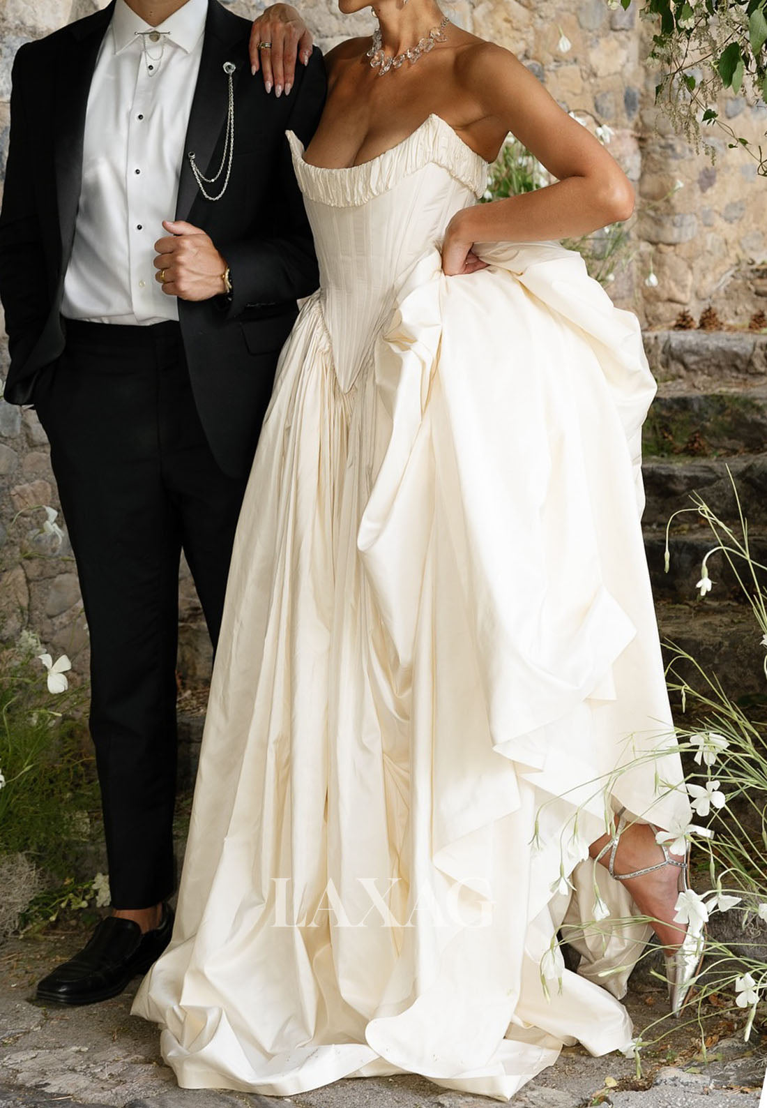 Scoop-Neck Off-Shoulder Pleated Satin Bride Gowns Sleeveless Pleated A-Line Wedding Dress with Train