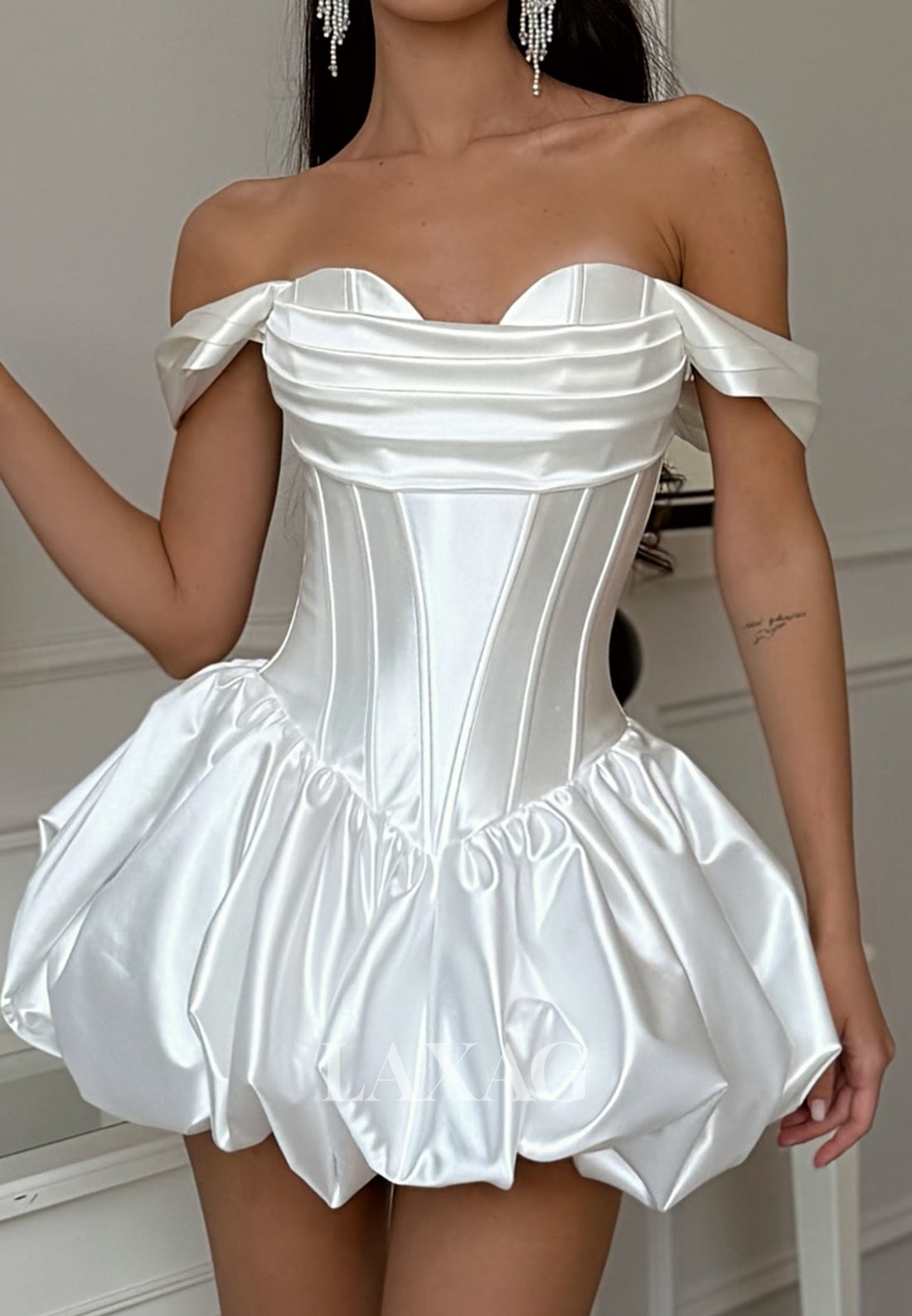 Sweetheart Off-Shoulder Sleeveless Satin Pleated Short Beach A-Line Wedding Dress