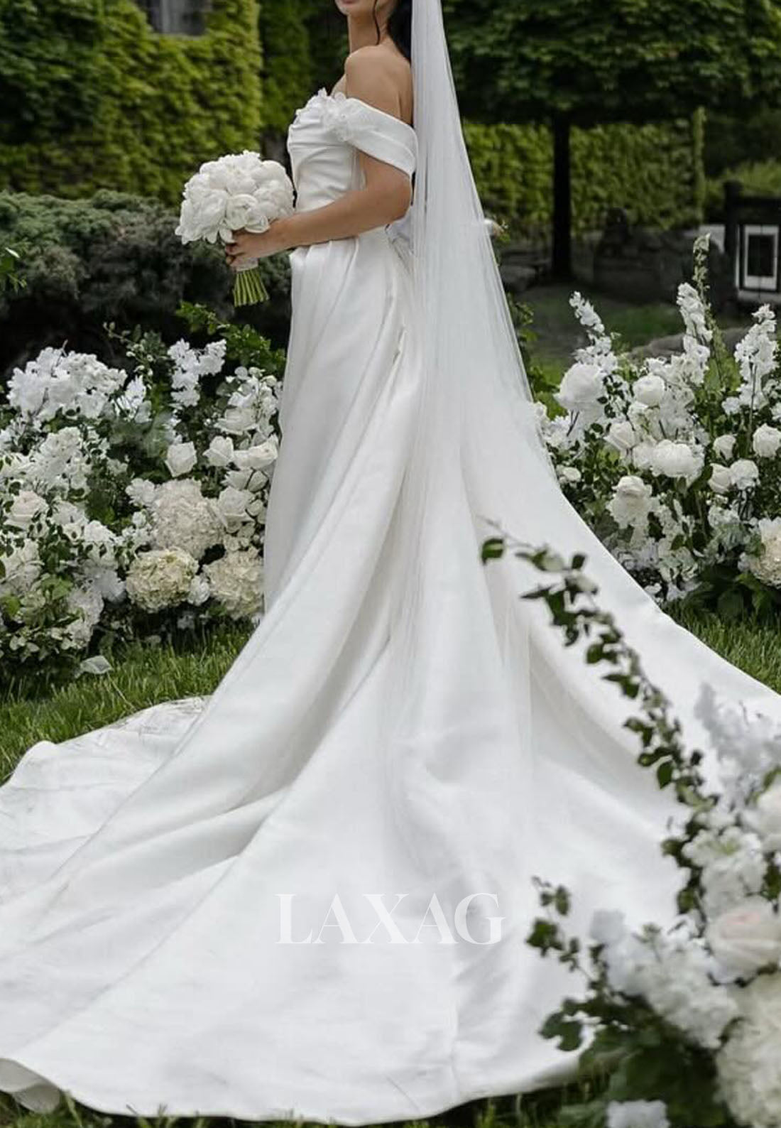 Sweetheart Sleeveless Mermaid Wedding Dress Off-Shoulder Floral Embellished Satin Bride Gowns