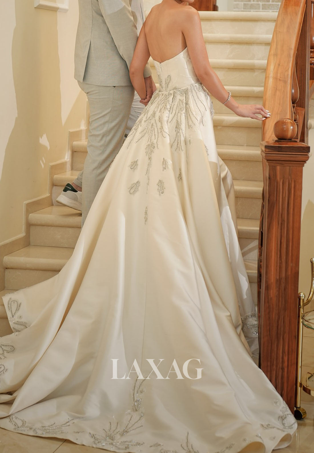 Tube Top Off-Shoulder Sleeveless Bride Gowns Sequined Beaded Mermaid Wedding Dress with Train