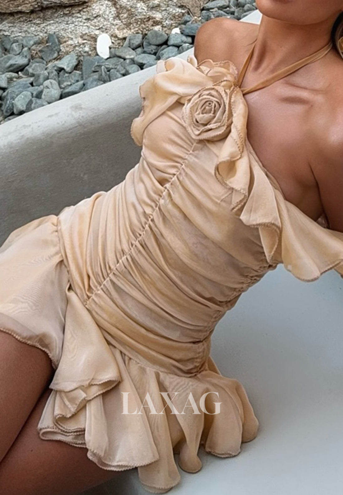 Halter-Neck Sleeveless Floral Embellished Pleated Chiffon A-Line Party Homecoming Dress