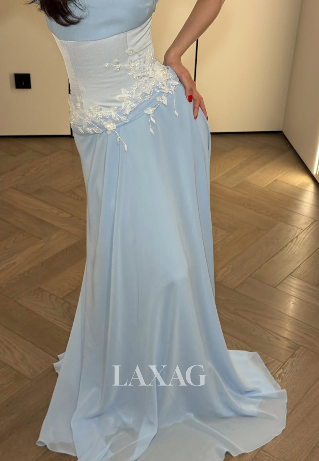 Scoop-Neck Sleeveless Sequined Applique Chiffon Pleated Fitted Evening Dress