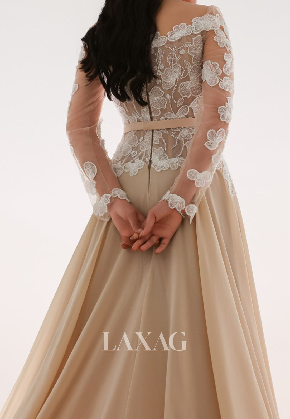 Bateau-Neck Long-Sleeves Pleated Chiffon Formal Gowns Sequined Applique A-Line Evening Dress