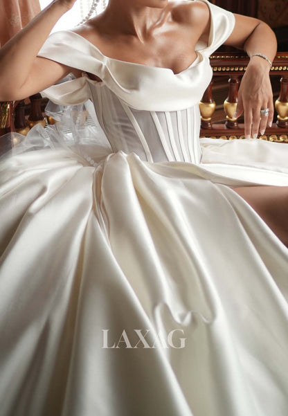 A-Line Simple Scoop-Neck Off-Shoulder Sleeveless Pleated Satin Wedding Dress with High Slit