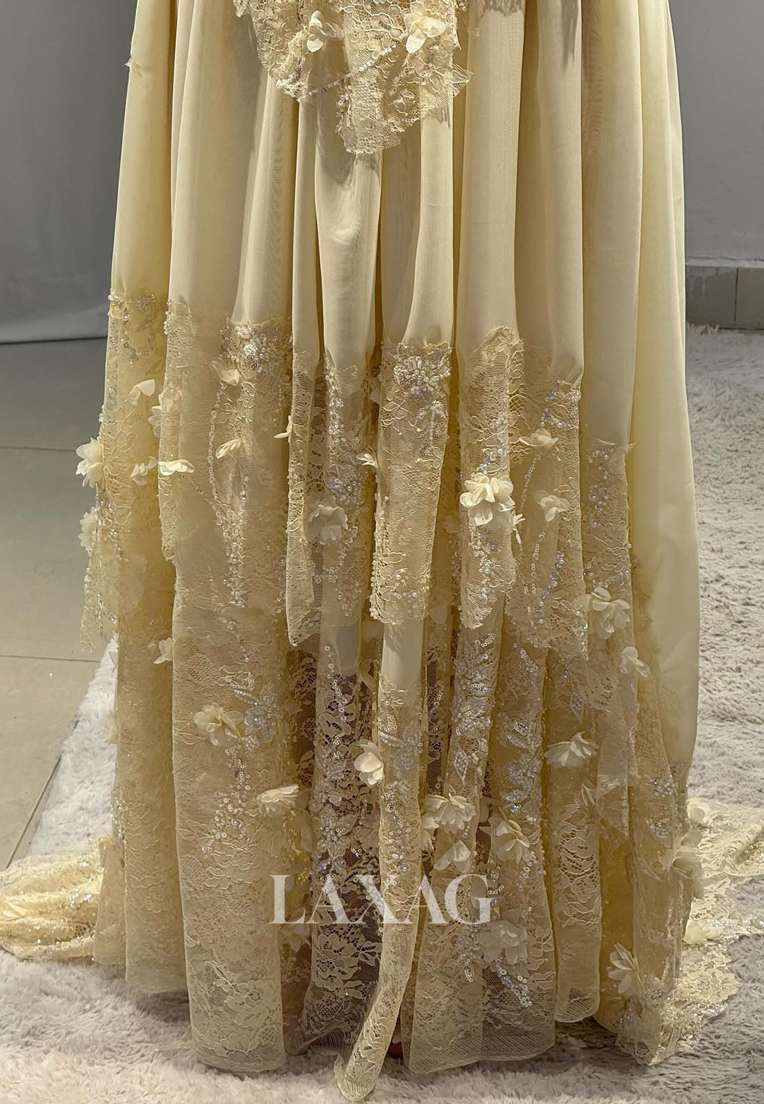 Sweetheart Off-Shoulder Satin A-Line Prom Dress Sleeveless Sequined Lace Applique Party Gowns