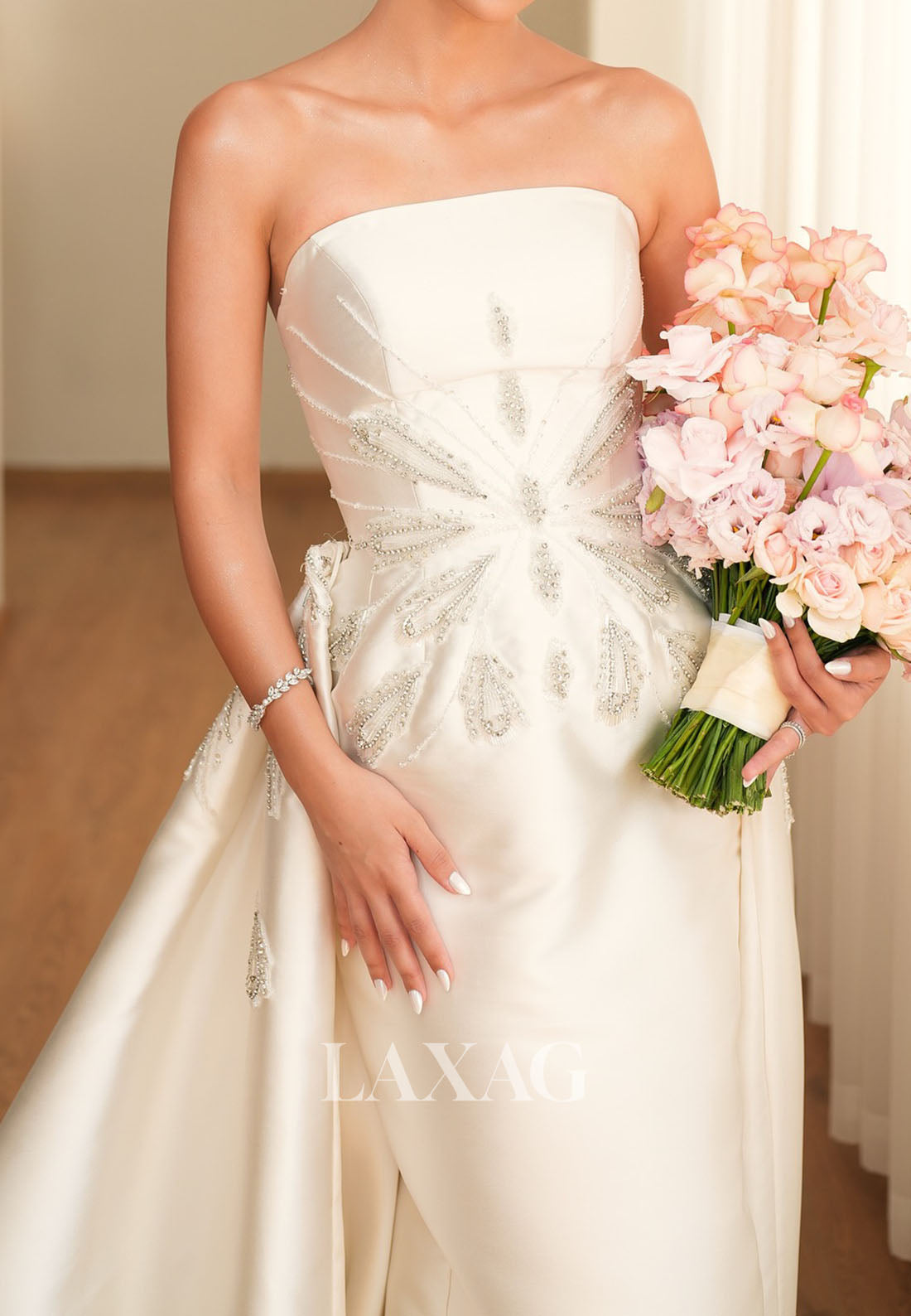 Tube Top Off-Shoulder Sleeveless Bride Gowns Sequined Beaded Mermaid Wedding Dress with Train