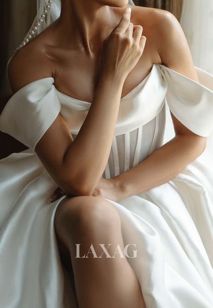 A-Line Simple Scoop-Neck Off-Shoulder Sleeveless Pleated Satin Wedding Dress with High Slit