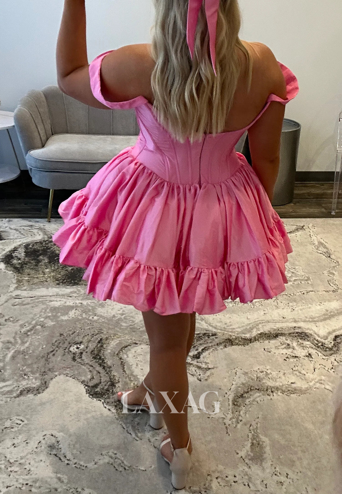 Simple Scoop-Neck Off-Shoulder Sleeveless Pleated Satin Short A-Line Party Homecoming Dress