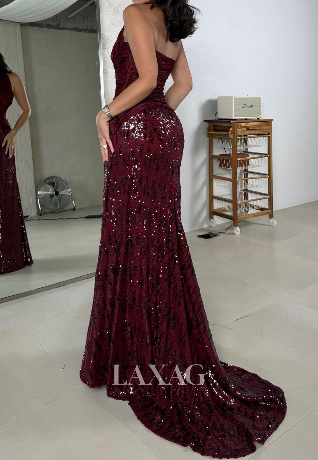 Halter V-Neck Sleeveless Mermaid Evening Dress Sequine Pleated Chiffon A-Line Formal Gowns