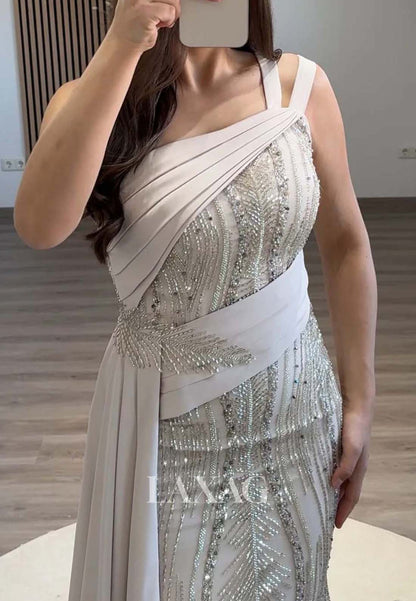 فستان سهرة حورية البحر بدون أكمام ورقبة غير متماثلة، مزين بالكامل بالخرز، مع ذيل من الساتان
