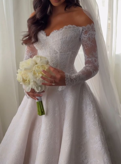 Sweetheart Off-Shoulder Sleeveless Lace Applique Tulle Pleated A-Line Wedding Dress