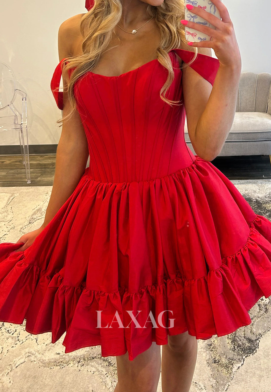 Simple Scoop-Neck Off-Shoulder Sleeveless Pleated Satin Short A-Line Party Homecoming Dress