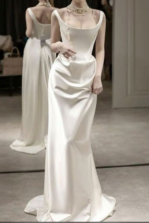Scoop-Neck Straps Sleeveless Satin Sweep Train Simple Mermaid Wedding Dress