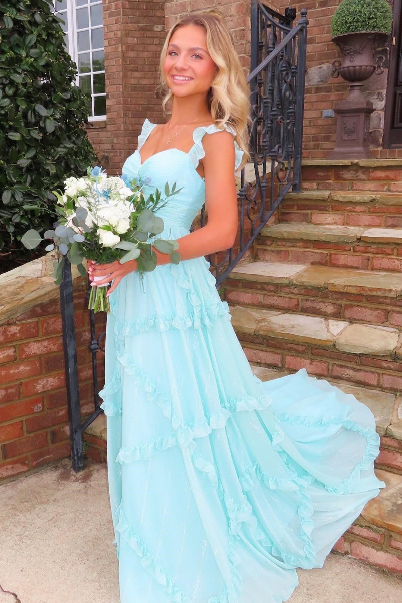 A-Line Sweetheart Spaghetti Straps Sleeveless Ruffled Chiffon Pleated Long Prom Dress
