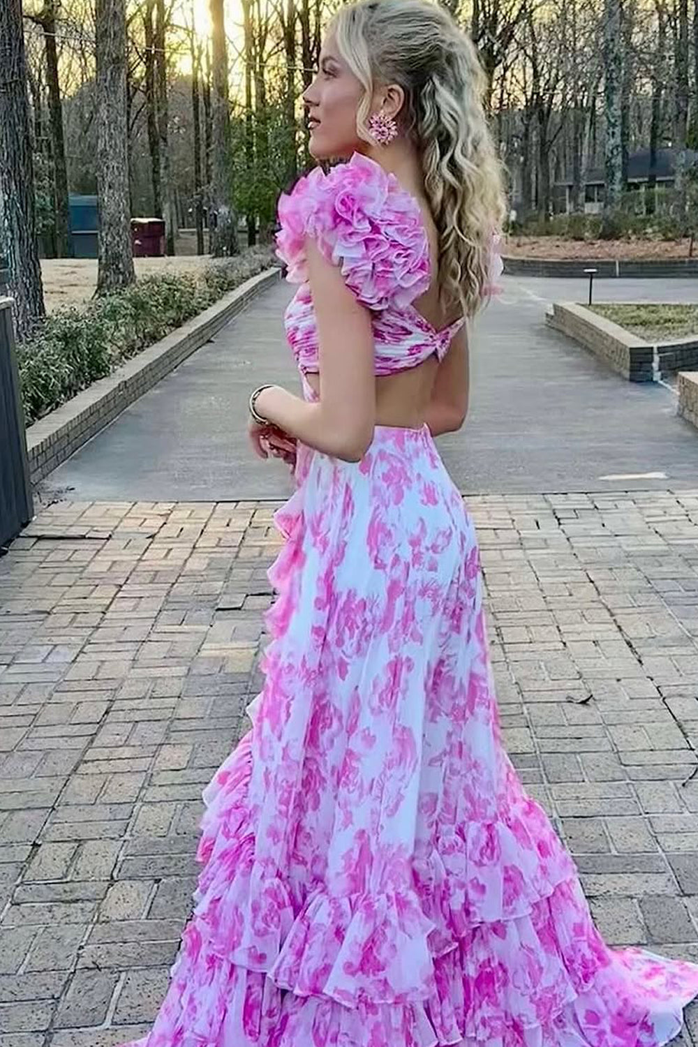 V-Neck Ruffled-Straps Sleeveless Print-Chiffon Pleated Long Tiered A-Line Prom Dress with High Slit