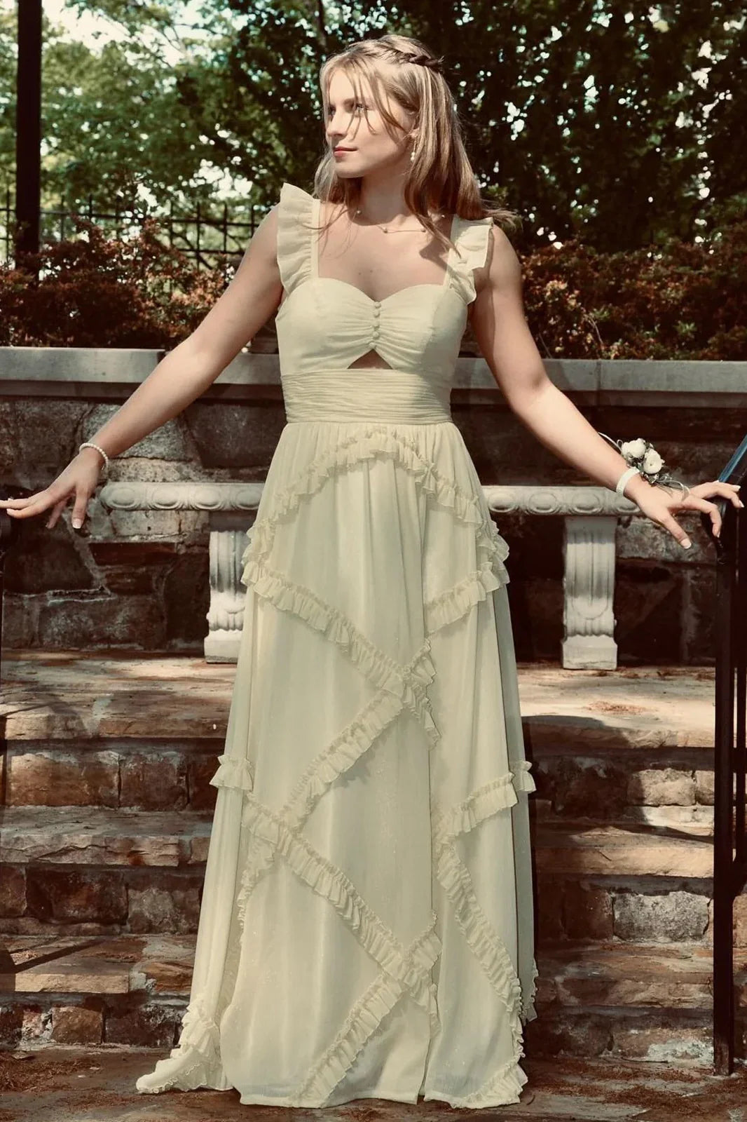 A-Line Sweetheart Spaghetti Straps Sleeveless Ruffled Chiffon Pleated Long Prom Dress