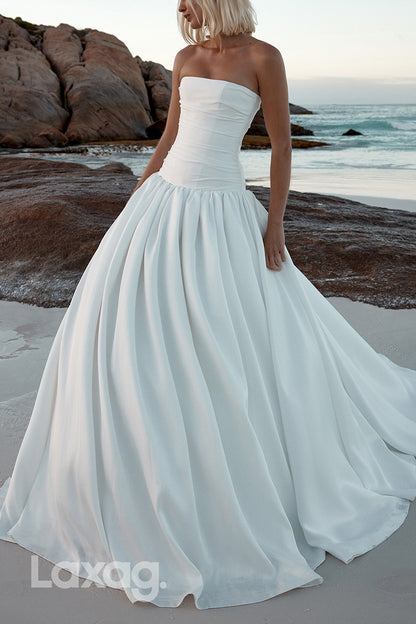 22936 - A-Linie Strapless Draped Sleek Satin Elegant Wedding Dress with Train