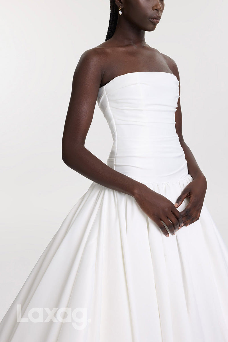 22936 - A-Linie Strapless Draped Sleek Satin Elegant Wedding Dress with Train