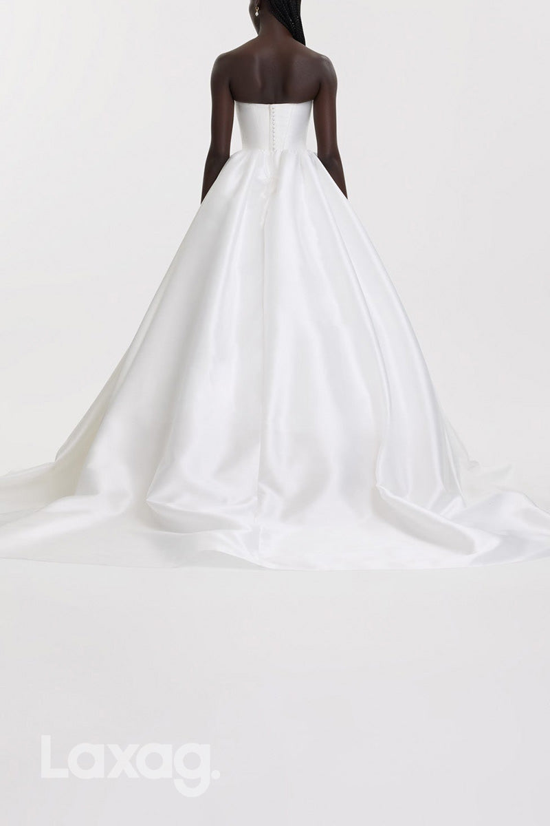 22937 - A-Linie Strapless Draped Sleek Satin Elegant Wedding Dress with Train