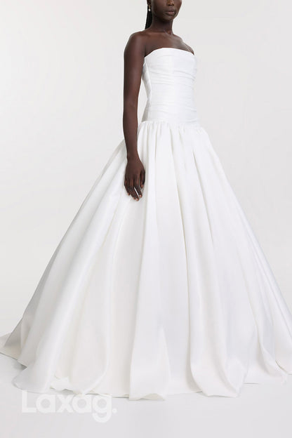 22936 - A-Linie Strapless Draped Sleek Satin Elegant Wedding Dress with Train