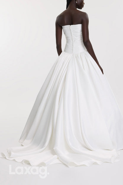 22936 - A-Linie Strapless Draped Sleek Satin Elegant Wedding Dress with Train