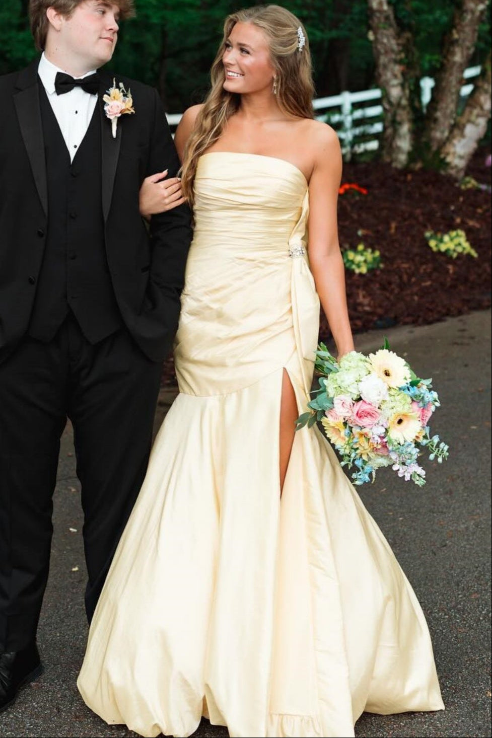 Tube Top Off-Shoulder Sleeveless Satin Pleated Trumpet Mermaid Formal Prom Dress with Slit