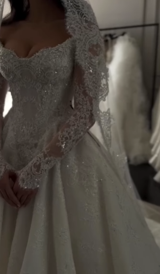 Bateau-Neck Off-Shoulder Sleeveless Sequined Applique Tulle Pleated A-Line Wedding Dress