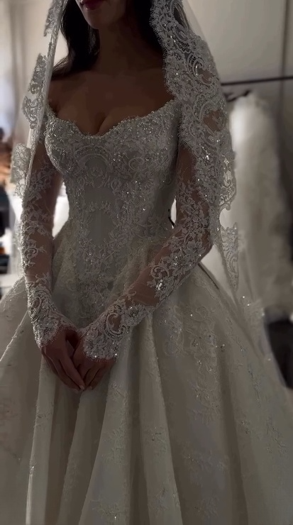 Bateau-Neck Off-Shoulder Sleeveless Sequined Applique Tulle Pleated A-Line Wedding Dress