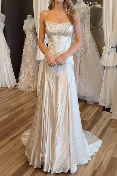 Scoop-Neck Spaghetti Straps Sleeveless Beaded Applique Satin Fitted Wedding Dress