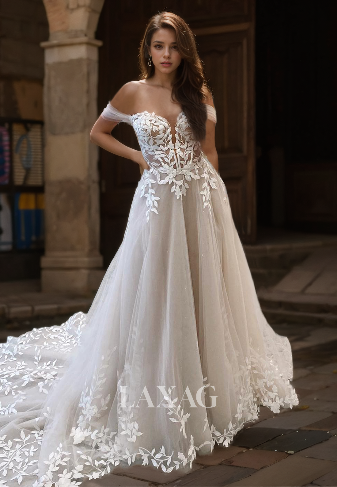 Sweetheart Sleeveless Applique A-Line Bride Dress Off-Shoulder Cutout Train Wedding Dress