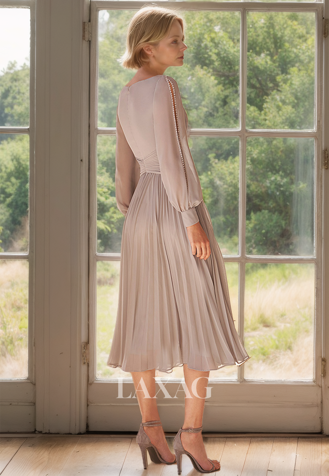 V-Neck Long-Sleeves Chiffon Cocktail Gowns Pleated Knee-Length A-Line Mother of the Bride Dress