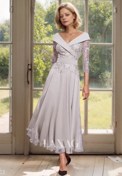 A-Line V-Neck 3/4 Sleeves Chiffon Cocktail Dress Lace Applique Pleated Mother of the Bride Dress