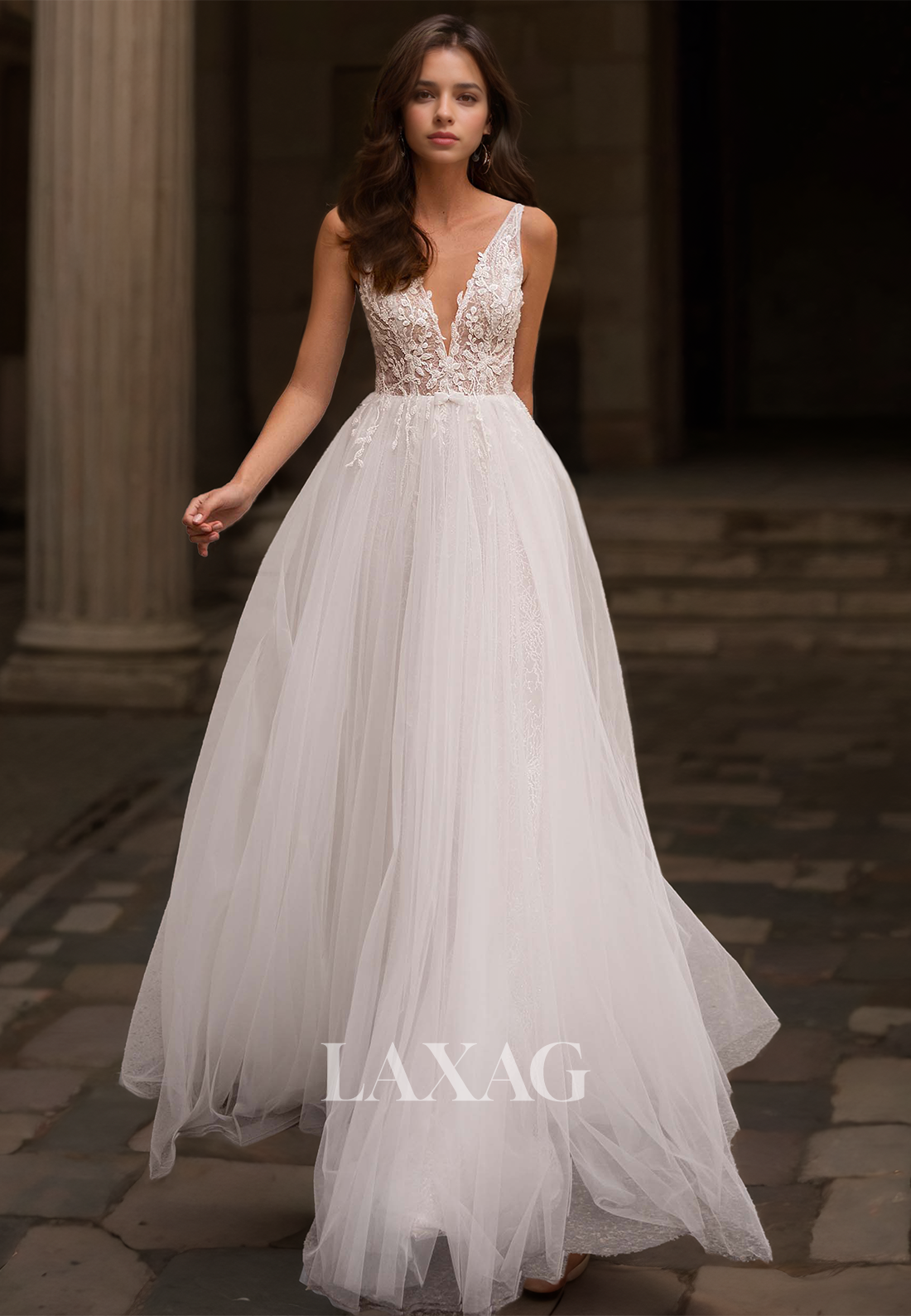 Deep V-Neck Sleeveless Applique A-Line Wedding Dress Spaghetti Straps Cutout Tulle Bride Gowns