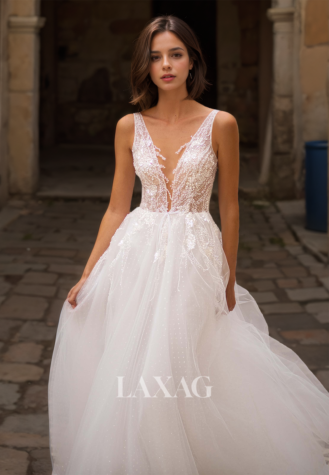 A-Line Spaghetti Straps Tulle A-Line Wedding Dress V-Neck Sleeveless Applique Beaded Bride Gowns