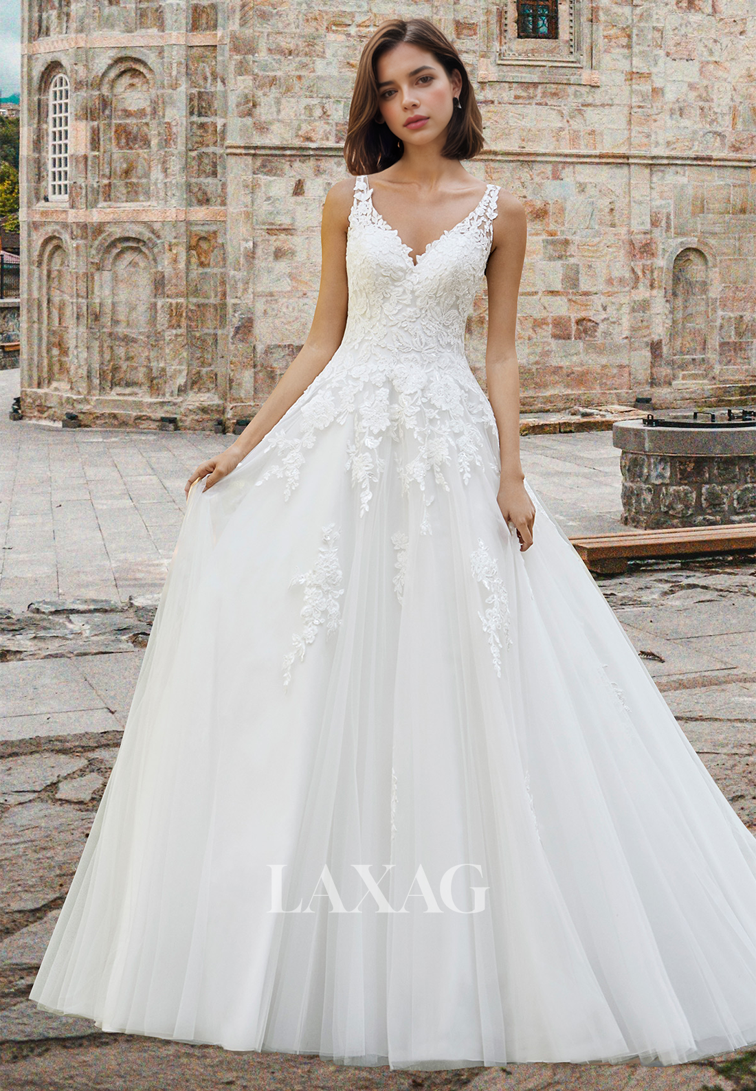 V-Neck Lace Applique Tulle A-Line Wedding Dress Spaghetti Straps Sleeveless Pleated Bride Gowns