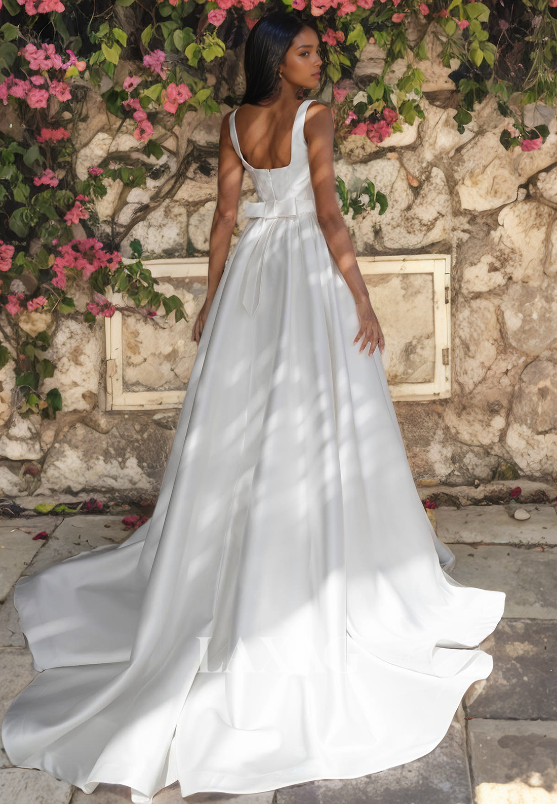 A-Line Square-Neck Traps Sleeveless Sleek Satin Eleagnt Wedding Dress with Train