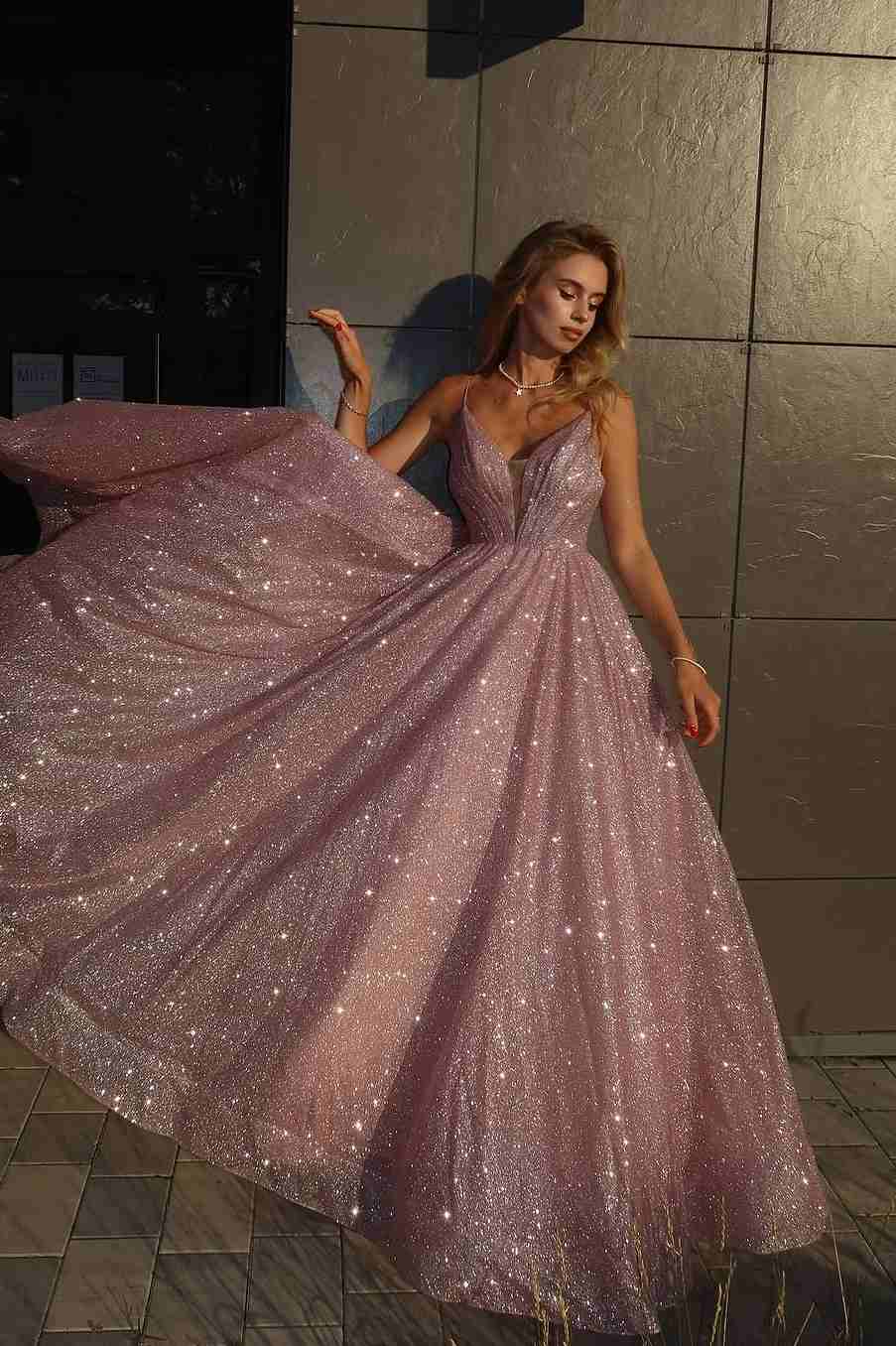 Deep V-Neck Spaghetti Straps A-Line Prom Dress Sleeveless Glitter-Tulle Pleated Party Gowns