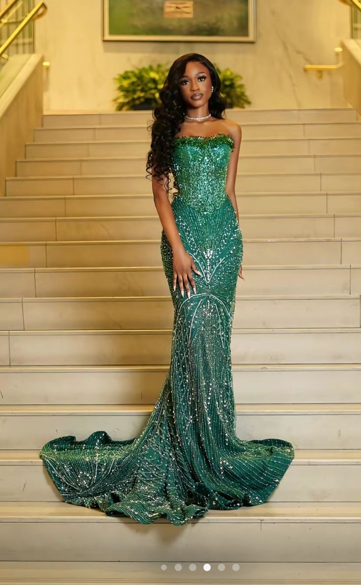 Sweetheart Off-Shoulder Fully Sequined Beaded Prom Dress Sleeveless Sweep Train Party Gowns
